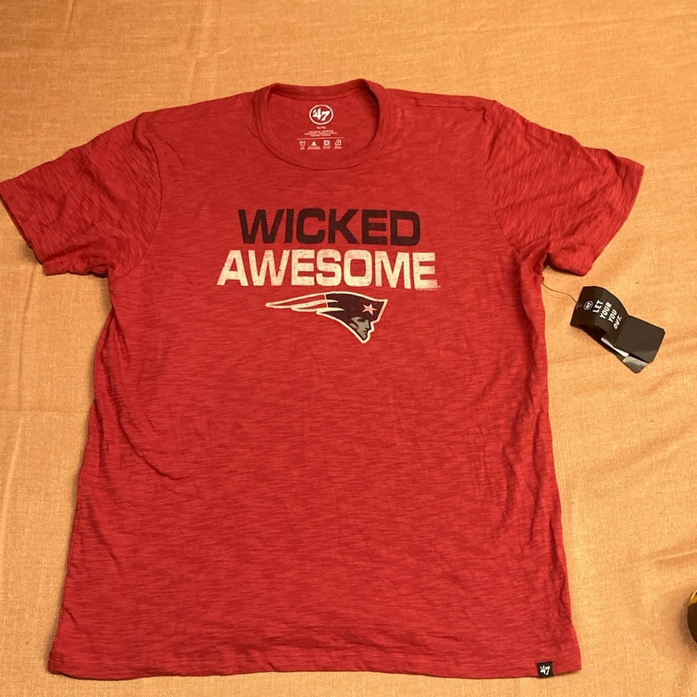 Wicked Awesome Patriots ‘47 Brand Red Short Sleeve T-Shirt. Size XL. NWT